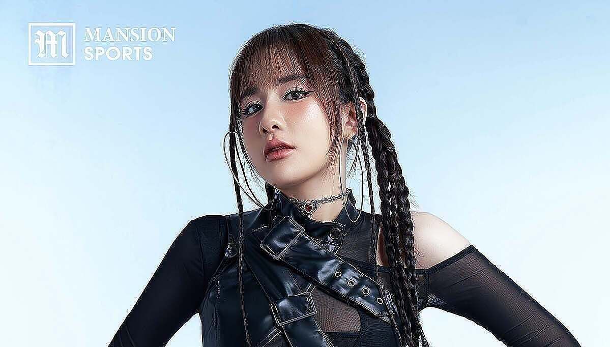 hoang test first hot girl