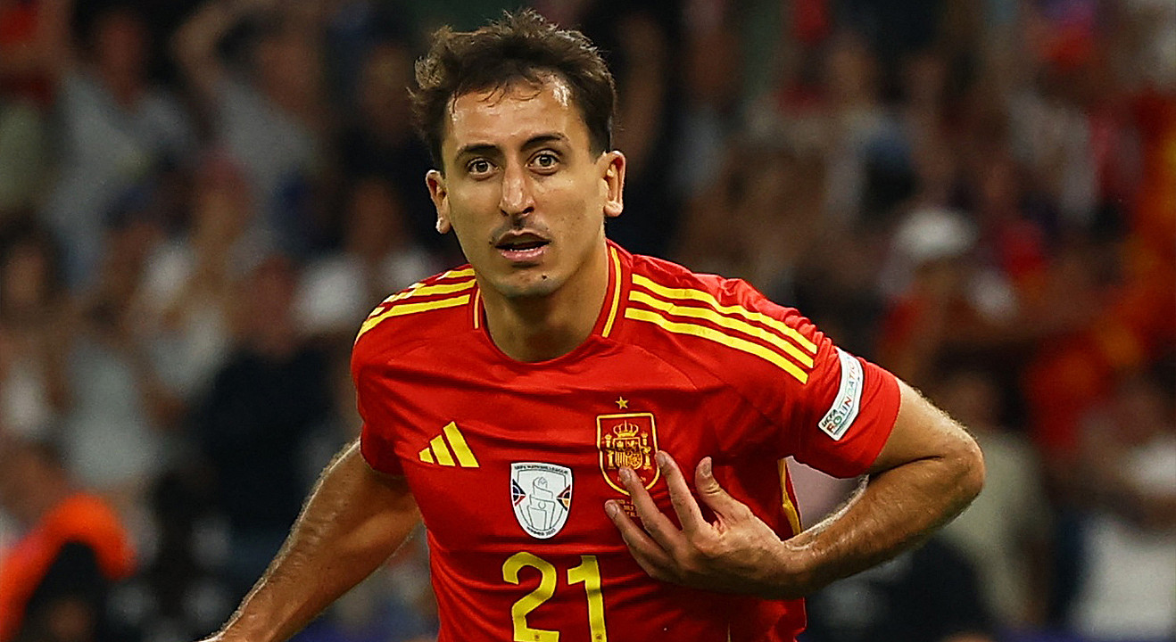 Mikel Oyarzabal là ai? Bật mí hồ sơ bất ngờ của người hùng Tây Ban Nha